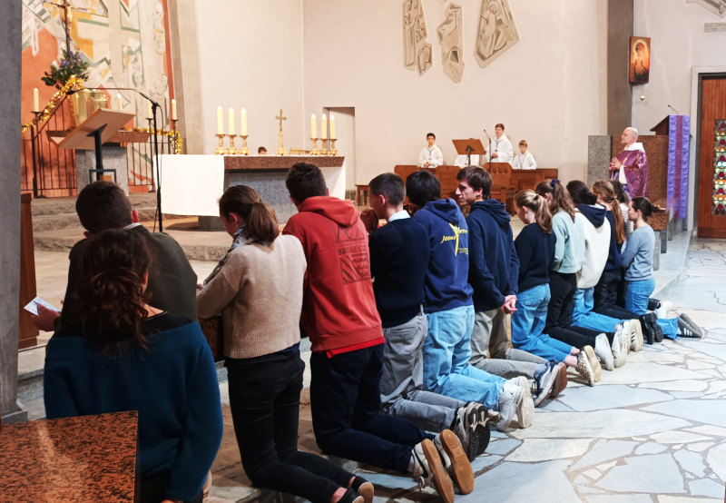 Avance au large à l'église de Vannes Saint Pie X Notre-Dame de Lourdes